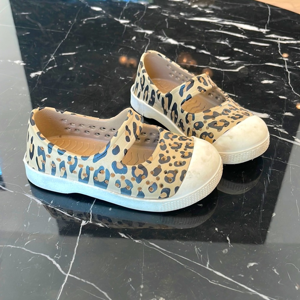 Toddler size 8 leopard shoes